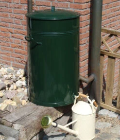 RENNER Metall-Regentonne Inkl. Steckanschluss, 150 L, Dunkelgrün 18 RENNER Metall-Regentonne Inkl. Steckanschluss, 150 L, Dunkelgrün -Dehner 6609481 WE MO 002 RegenwasserSammeltonnemitSteckanschlussca150l